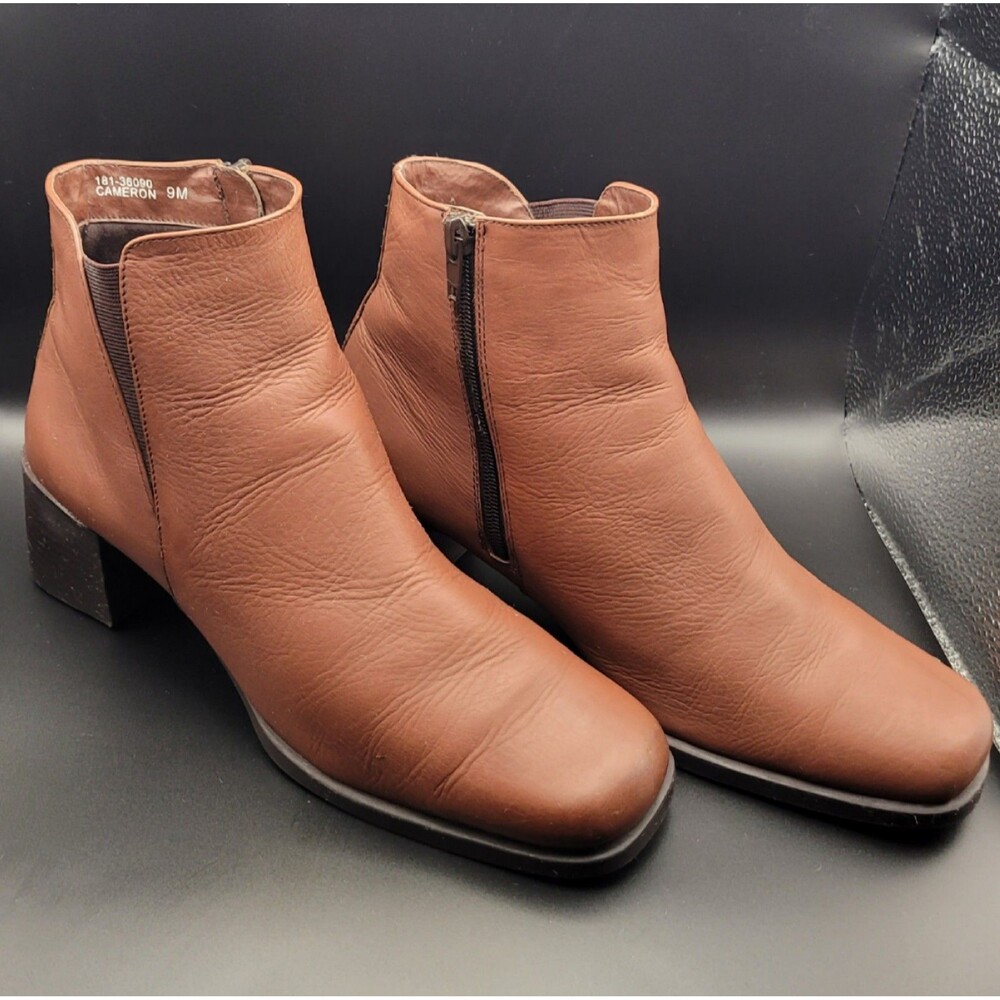 Paces Brown Leather Boots Cameron Size 9 Side Zip Block Heel